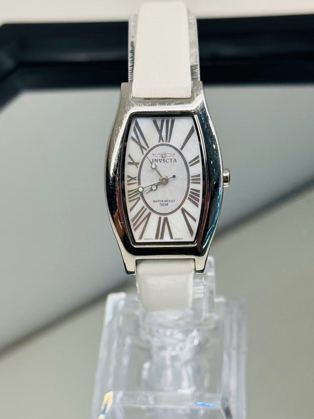 Invicta Women’s Swiss Quartz Watch 2821 Leather Strap 24mm New Battery Runs